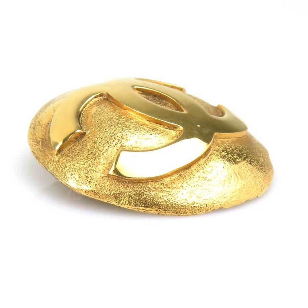 CHANEL Vintage Gold Brooch - Picture 2 of 12